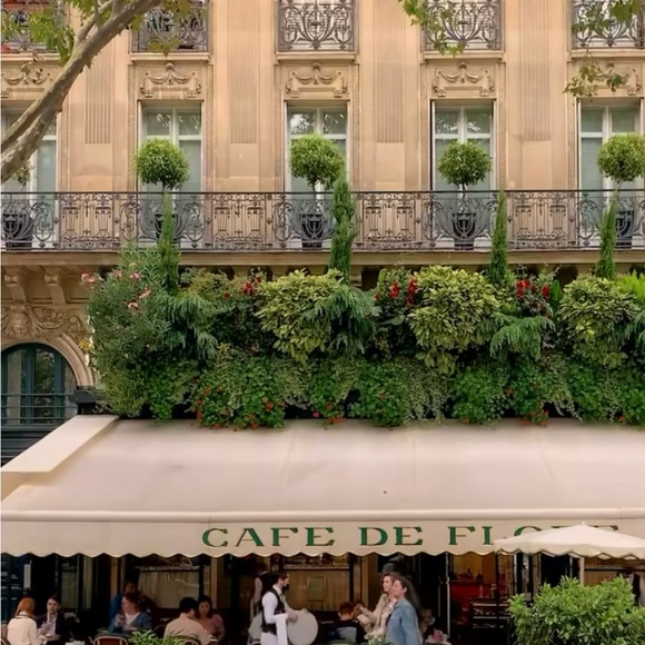 Meet your Posher, AWG Atelier 👜💼🧳 - Picture 2 of 4